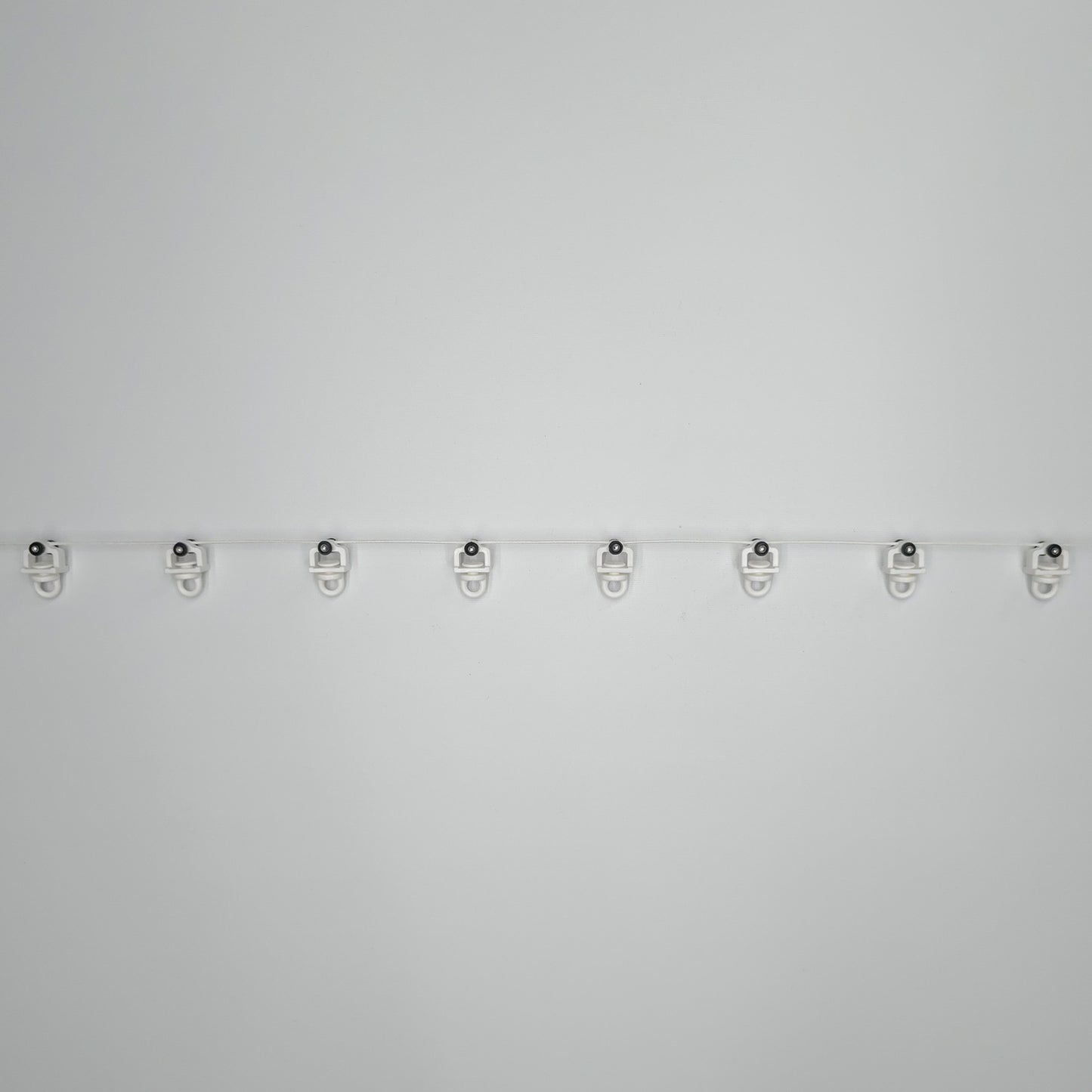 Curtain Wave Fold 54mm Wheel Runner White