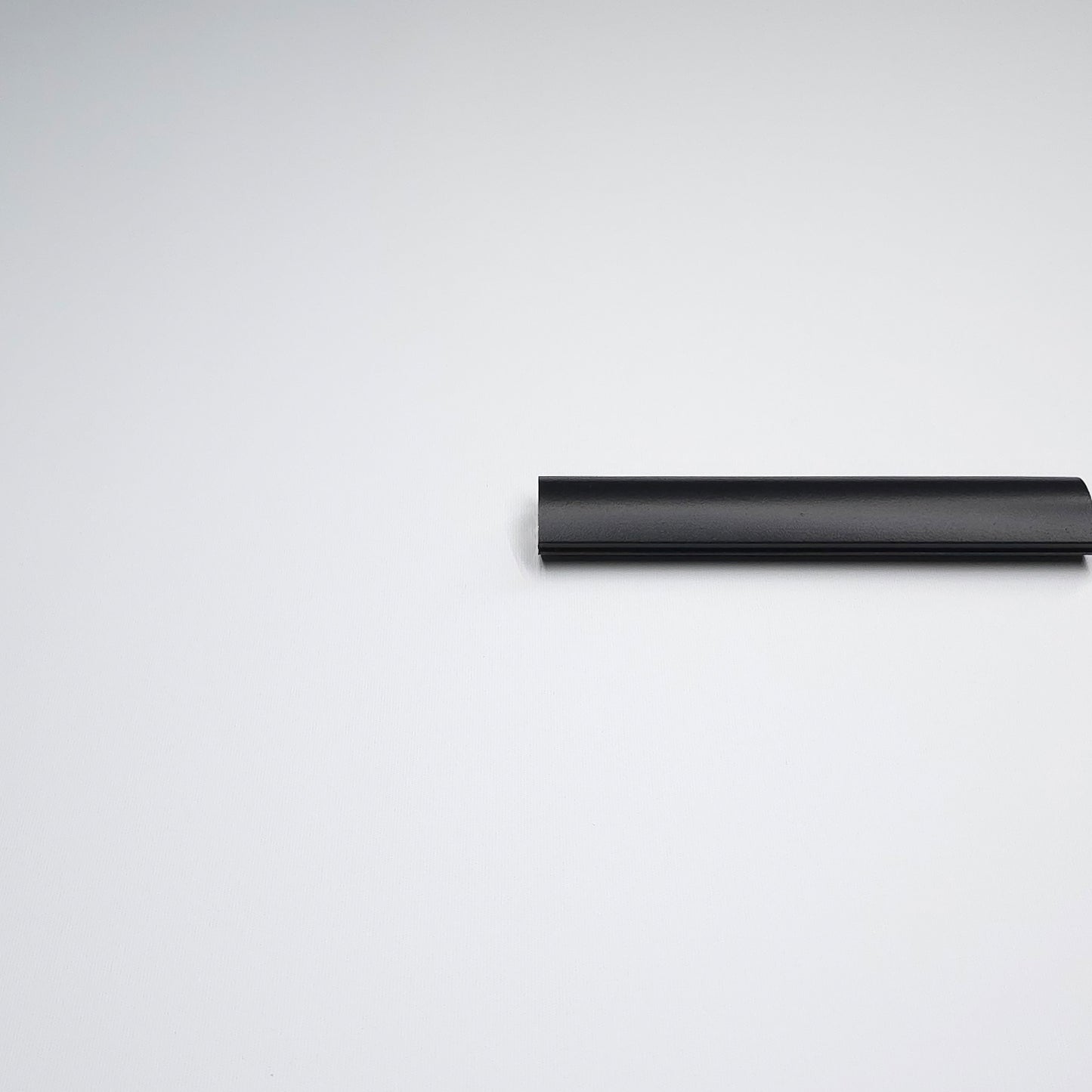 (SAMPLE ONLY) Roller Oval 5.8m Bottom Bar Matte Black