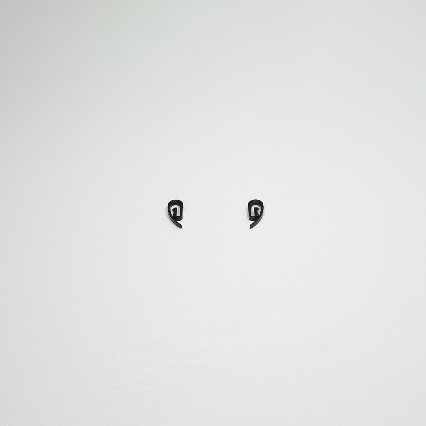Curtain Wave Fold Hook Black