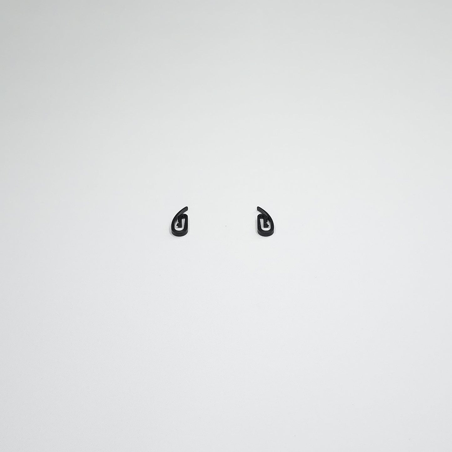 Curtain Wave Fold Hook Black